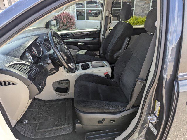 Used 2014 Dodge Grand Caravan SXT w/ Rear Park Assist Package FWD image 10
