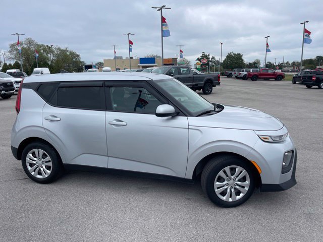 Used 2020 Kia Soul LX FWD image 2