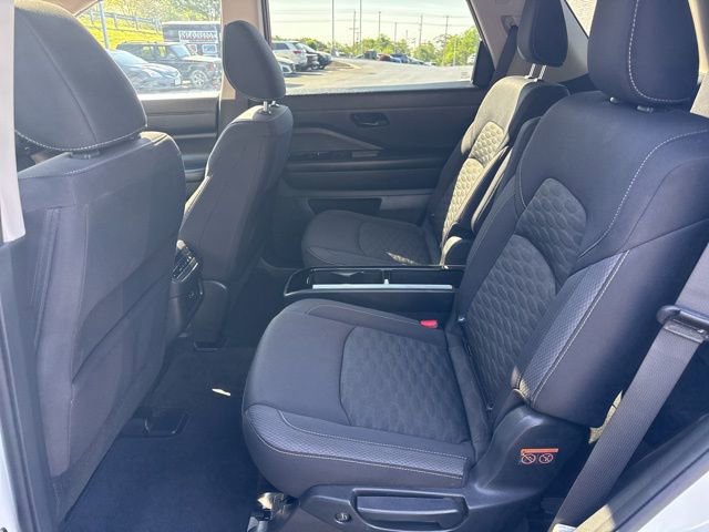Used 2023 Nissan Pathfinder SV w/ SV Premium Package AWD/4WD image 15