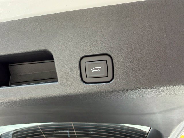 New 2027 Chevrolet Traverse LT w/ Driver Confidence Package FWD image 6