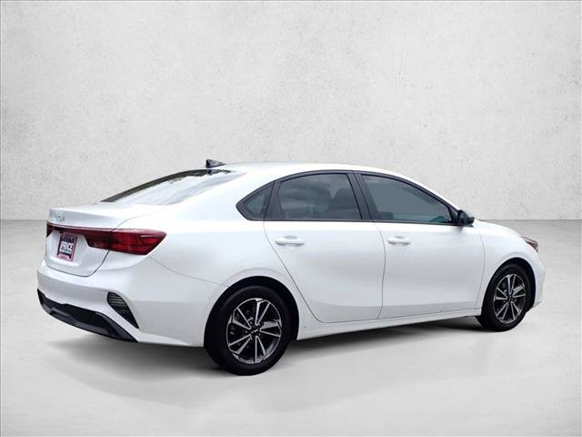 Used 2023 Kia Forte LXS w/ LXS Technology Package FWD image 4