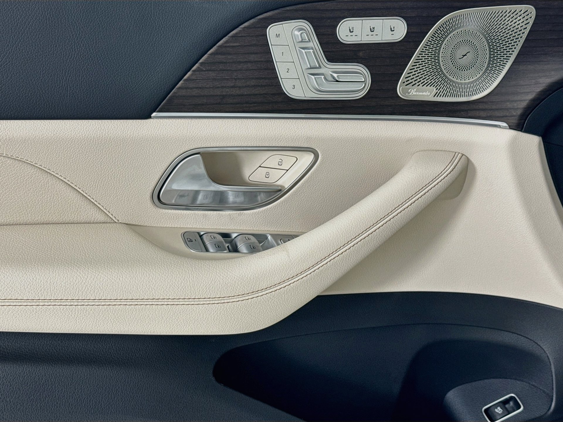 New 2027 Mercedes-Benz GLS 450 4MATIC image 18
