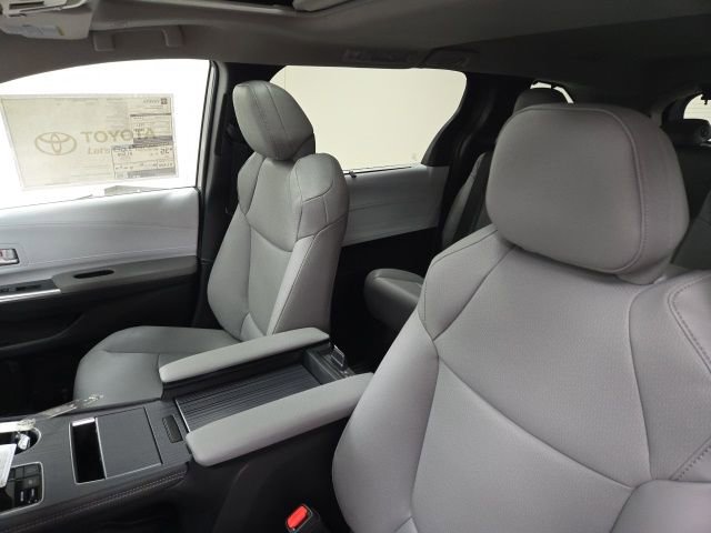 New 2026 Toyota Sienna XLE image 22