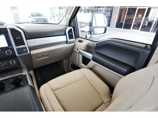 Used 2019 Ford F250 Lariat w/ Lariat Ultimate Package AWD/4WD image 9