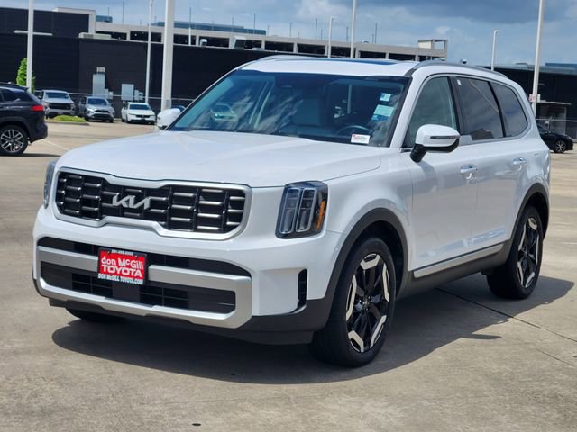 Used 2025 Kia Telluride S FWD image 3