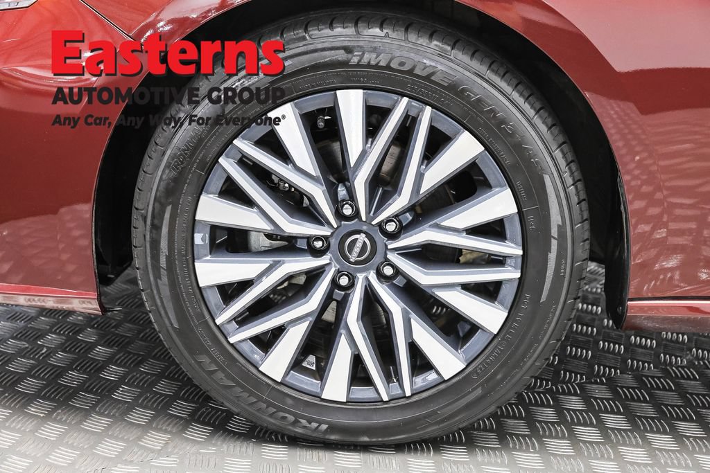 Used 2024 Nissan Altima 2.5 SV FWD image 28