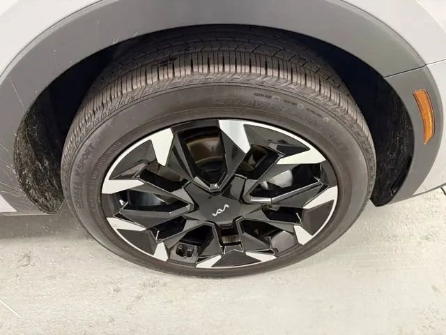 Used 2025 Kia Sorento SX FWD image 4
