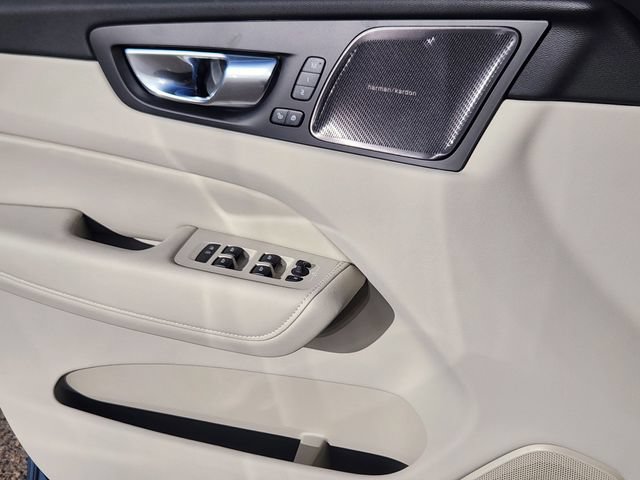 New 2026 Volvo XC60 B5 Ultra w/ Protection Package Premier AWD/4WD image 9