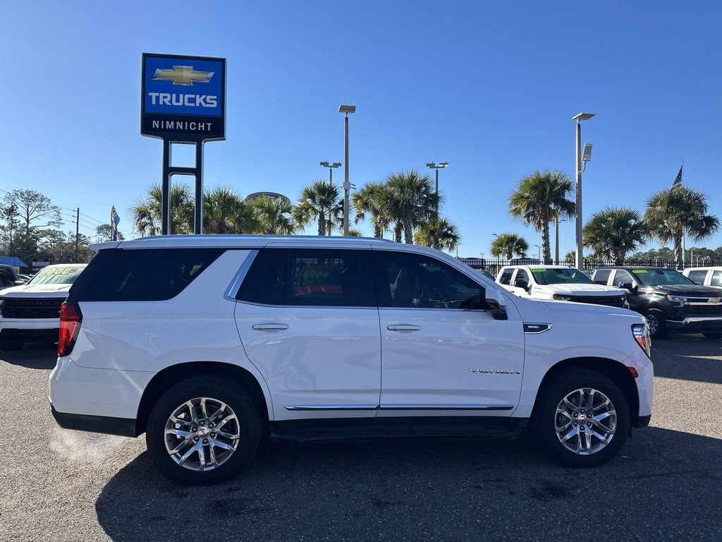 Used 2022 GMC Yukon SLT w/ SLT Premium Package image 17