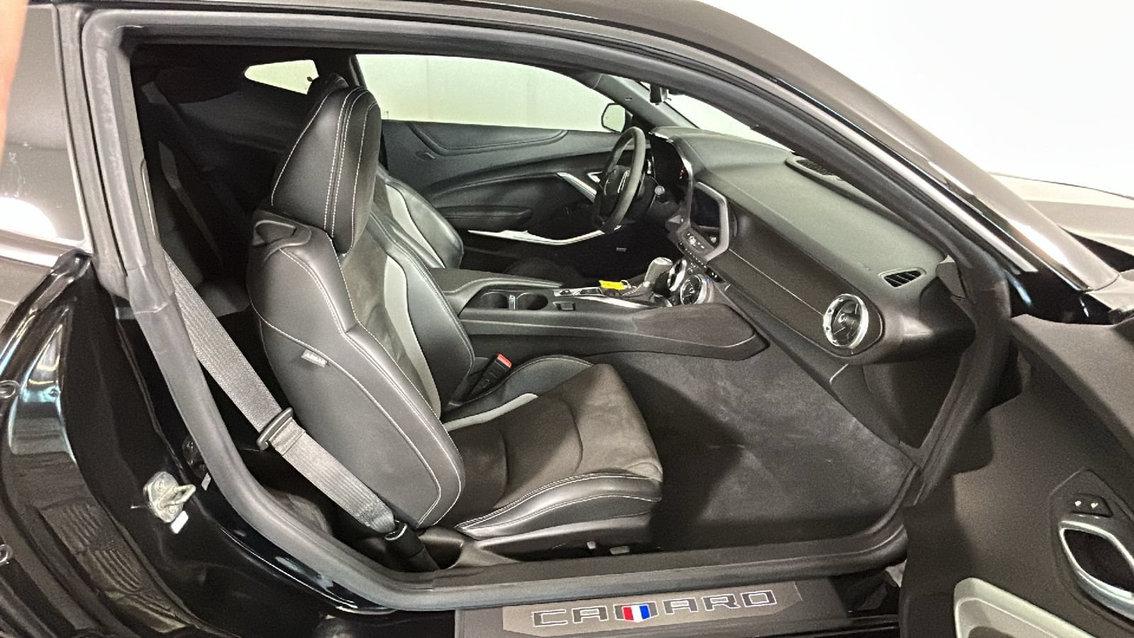 Used 2022 Chevrolet Camaro SS RWD image 34