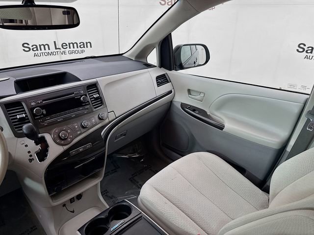 Used 2012 Toyota Sienna LE w/ Towing Pkg FWD image 21