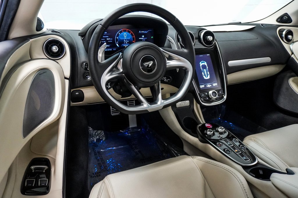 Used 2021 McLaren GT image 10