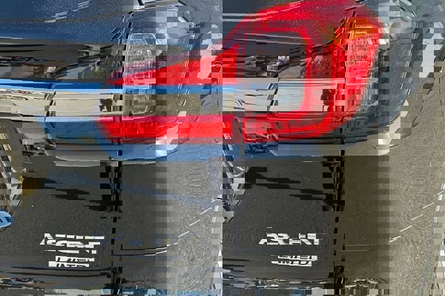 Used 2022 Subaru Ascent Limited image 33