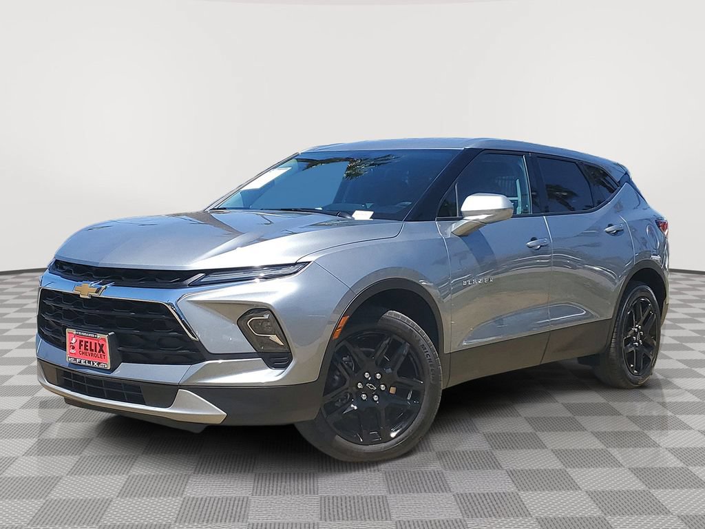Used 2023 Chevrolet Blazer LT w/ Driver Confidence Package FWD image 2