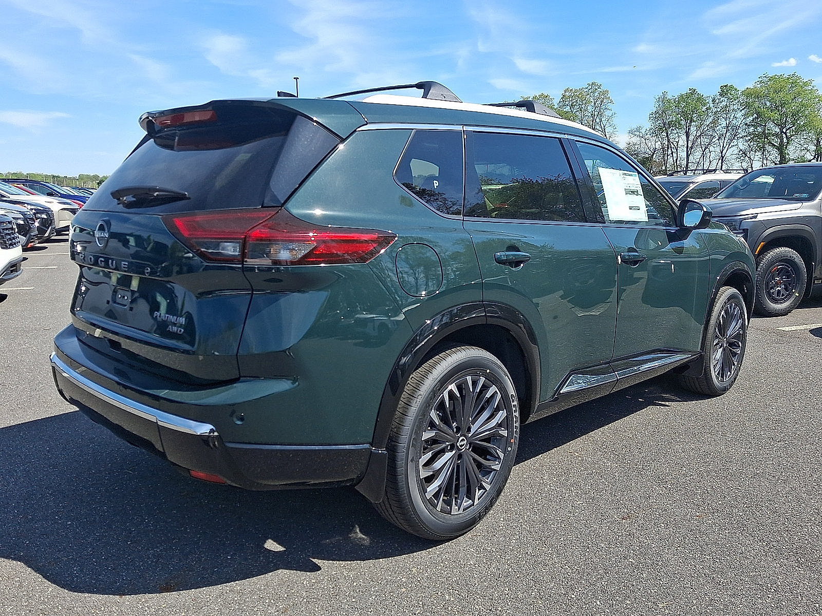 New 2026 Nissan Rogue Platinum AWD/4WD image 4