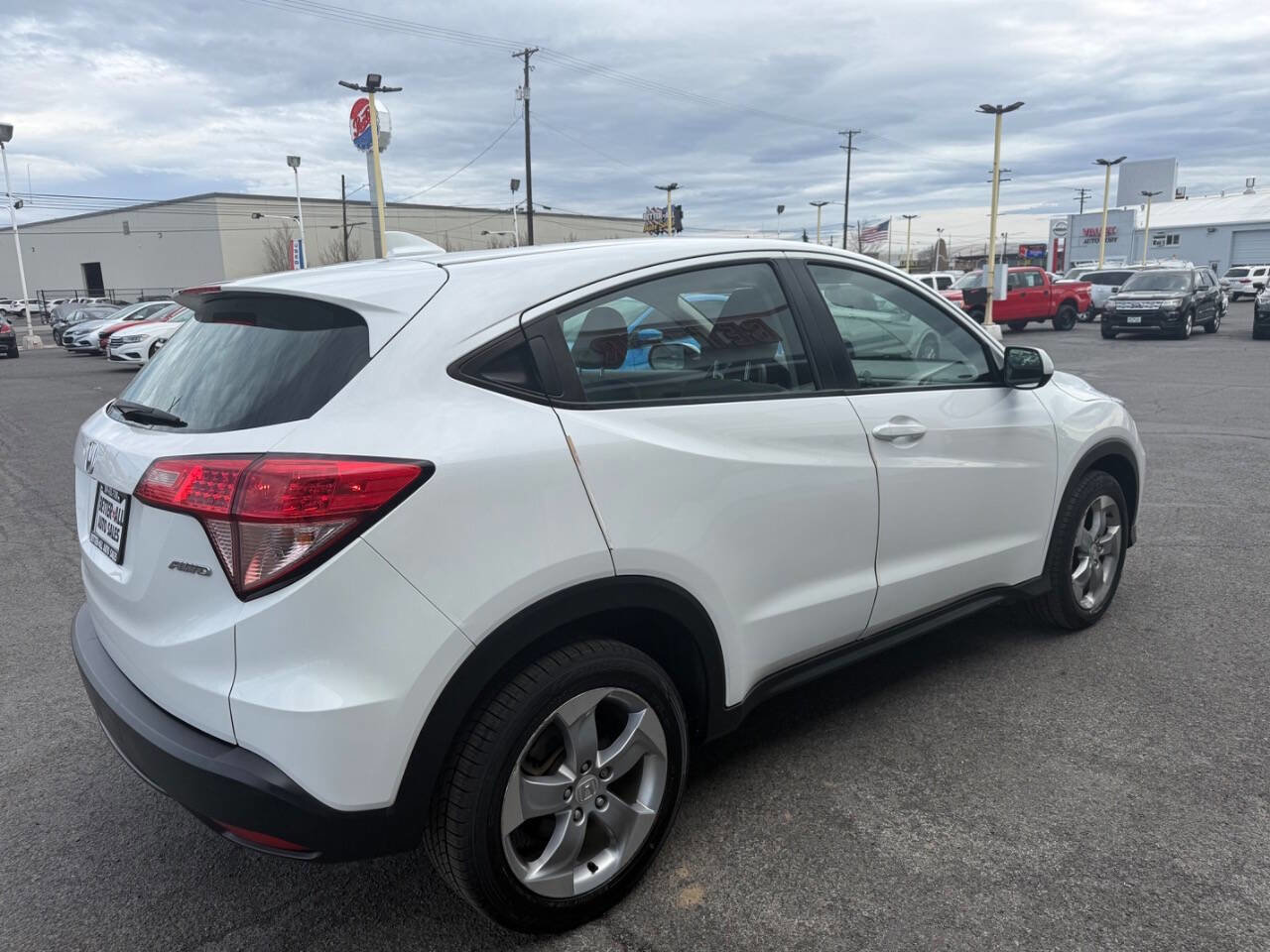 Used 2018 Honda HR-V LX image 5