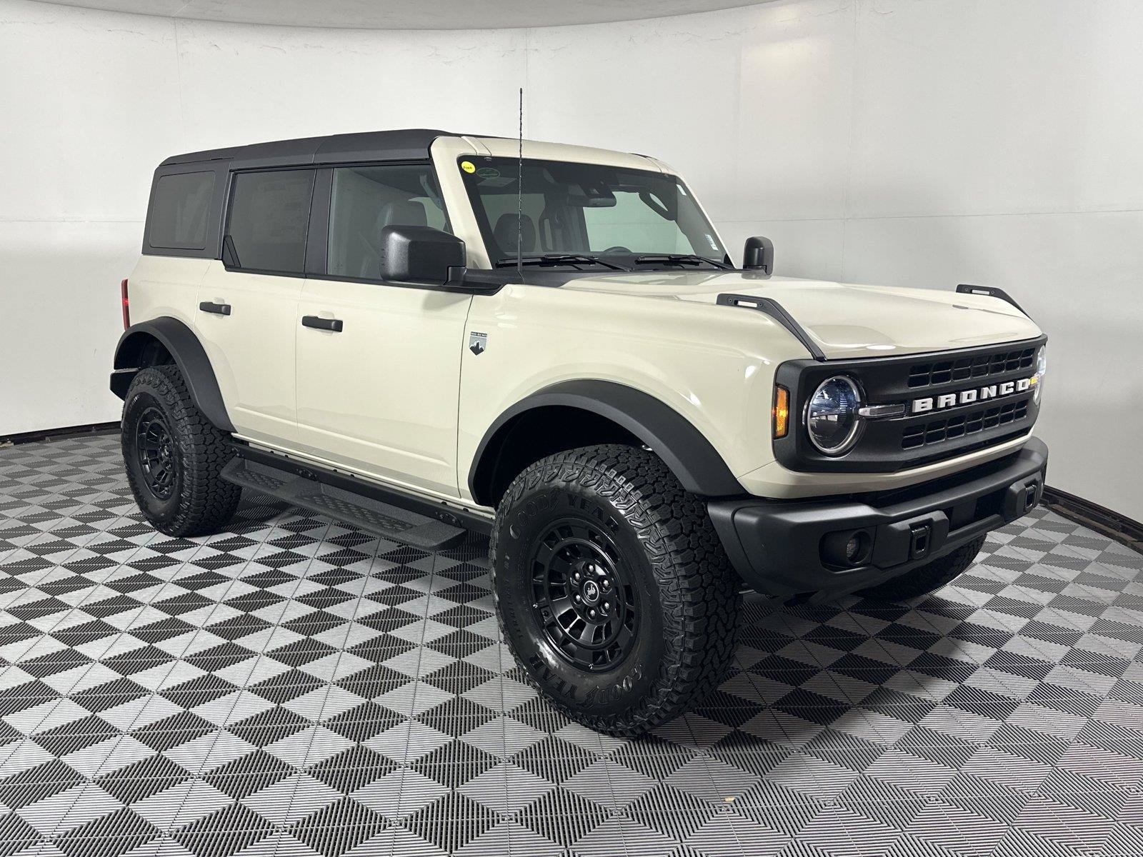 New 2026 Ford Bronco Big Bend w/ Black Diamond Package AWD/4WD image 1