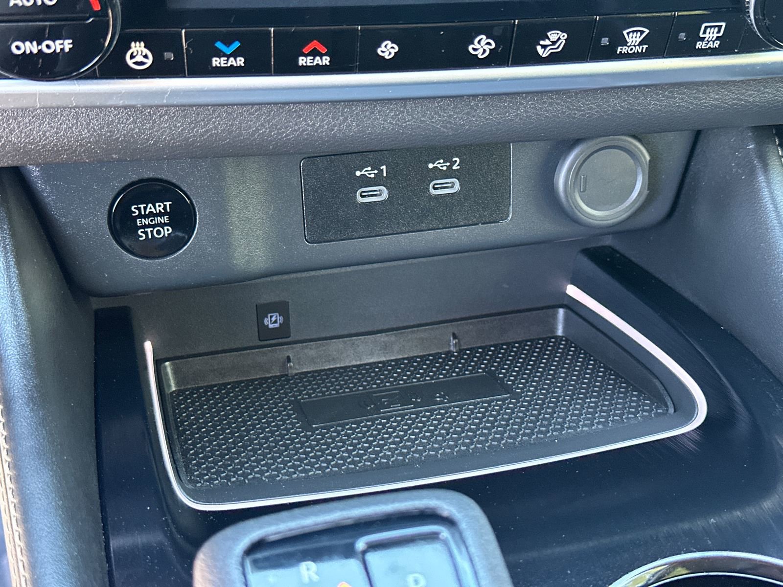 Used 2024 Nissan Rogue Platinum w/ Platinum Premium Package image 32