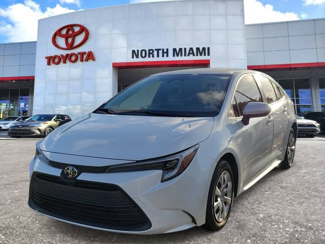 Used 2026 Toyota Corolla LE FWD image 2