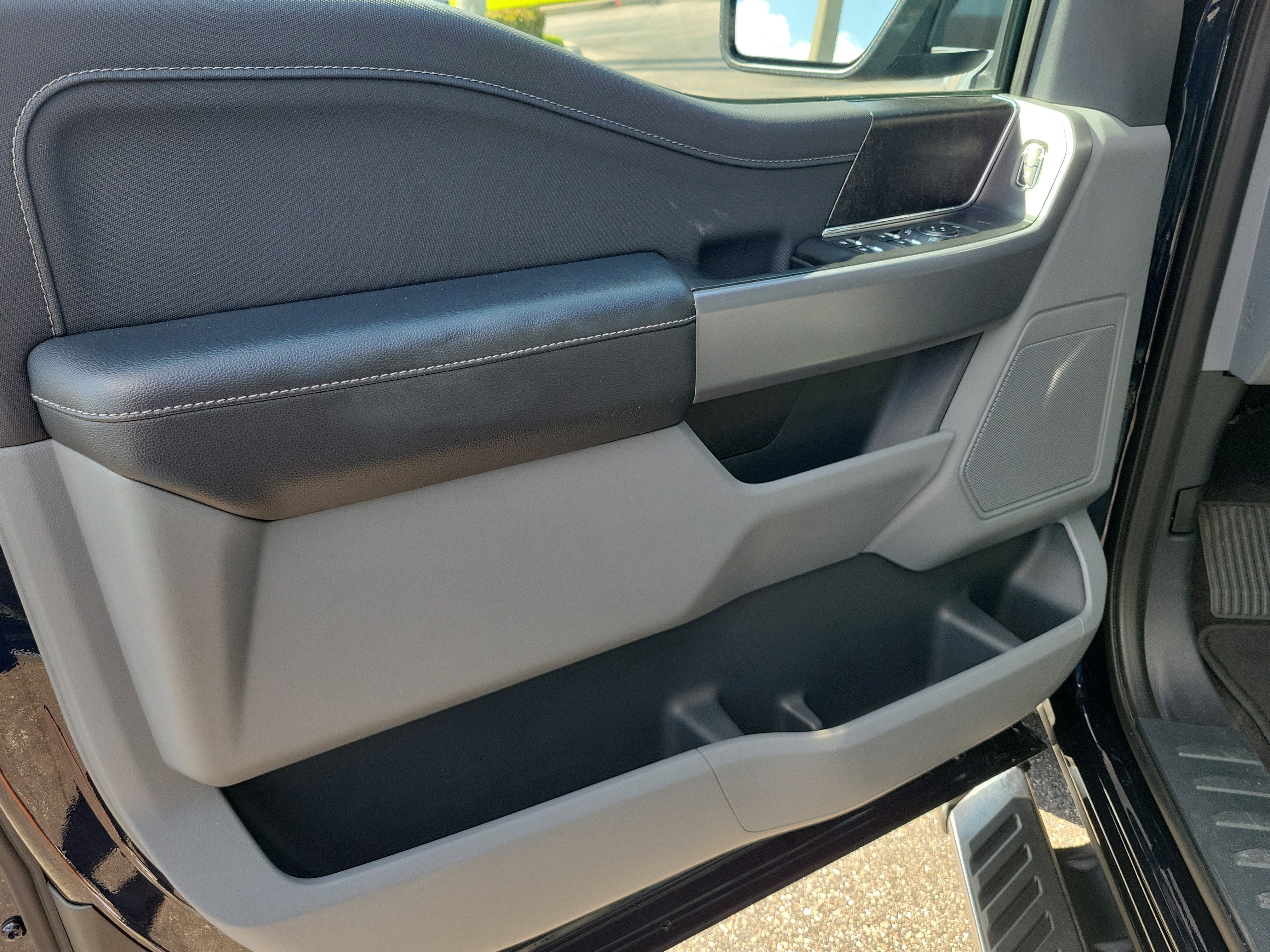 Used 2022 Ford F150 XLT w/ Equipment Group 302A High image 13