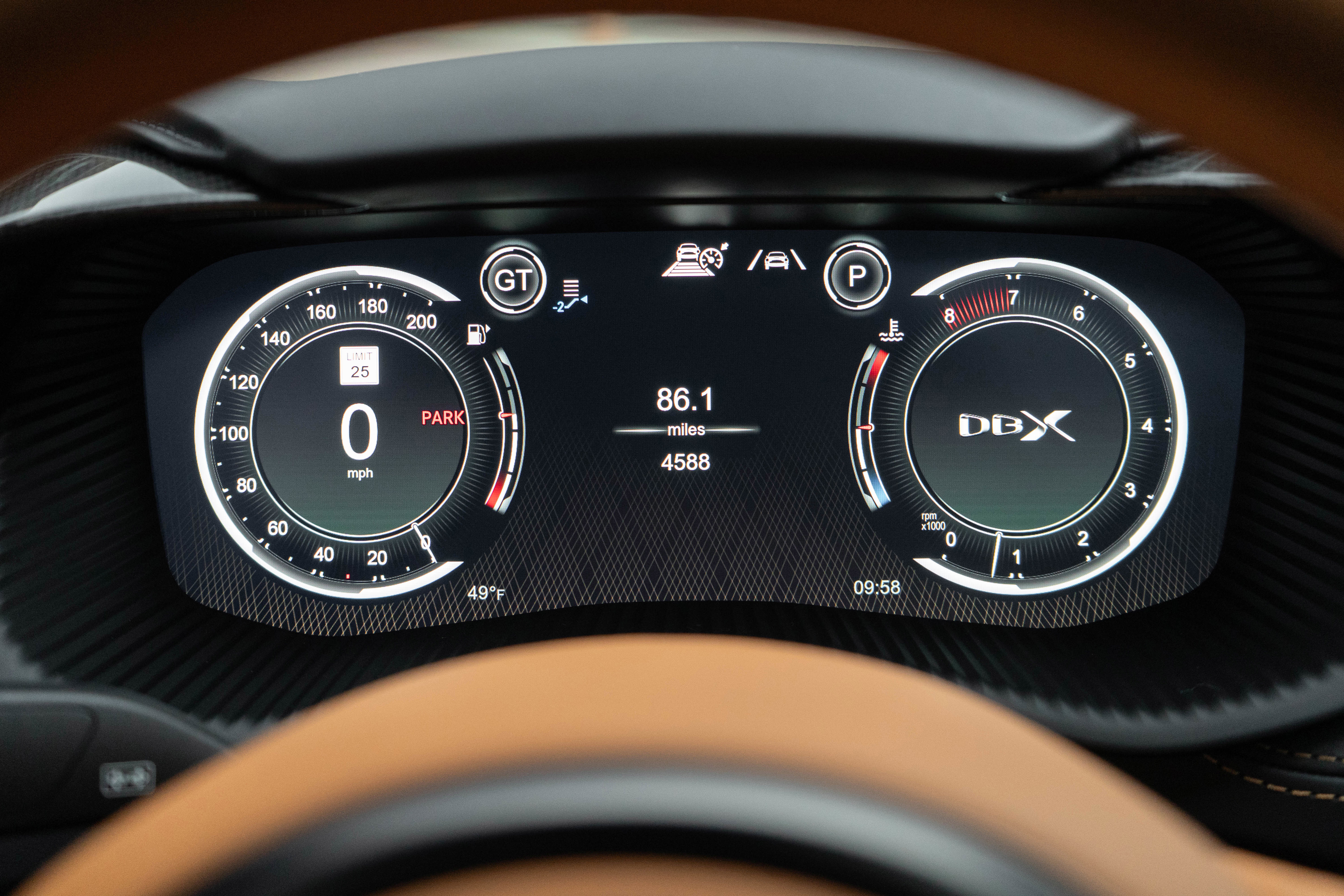 Used 2024 Aston Martin DBX 707 image 5