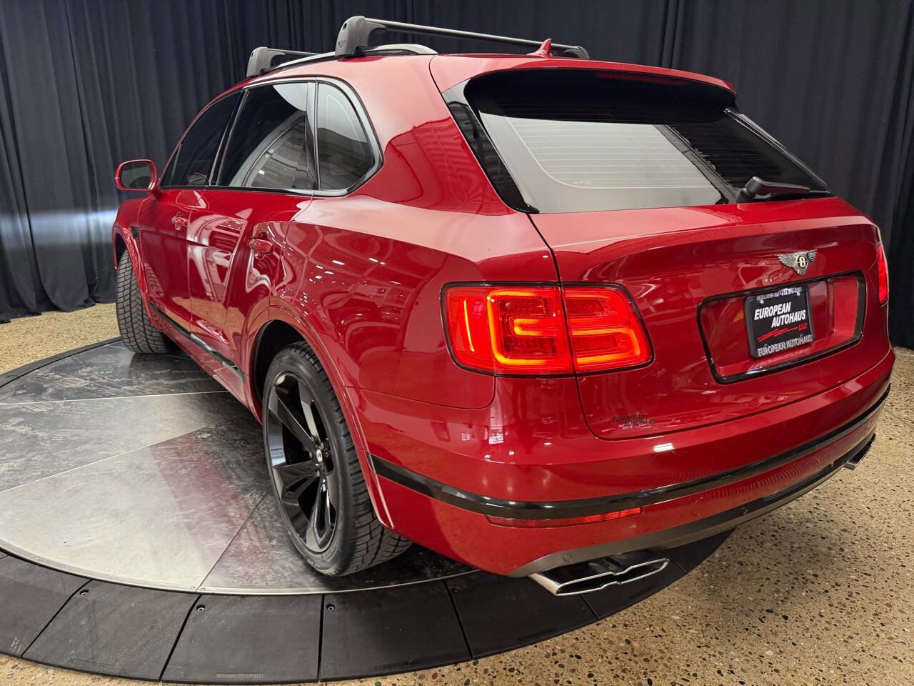Used 2019 Bentley Bentayga image 5