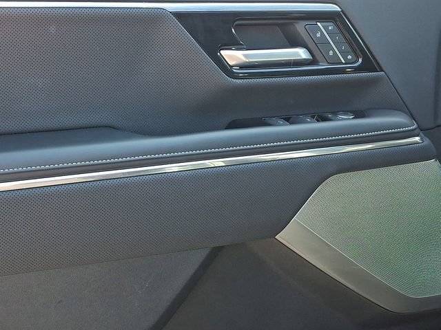Used 2025 GMC Sierra EV Denali AWD/4WD image 22