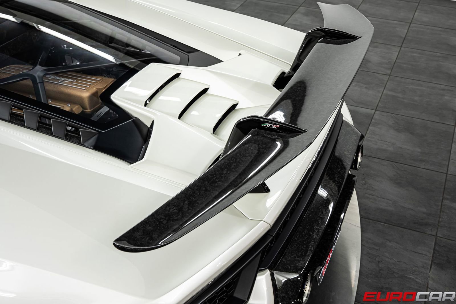 Used 2018 Lamborghini Huracan Performante AWD/4WD image 22