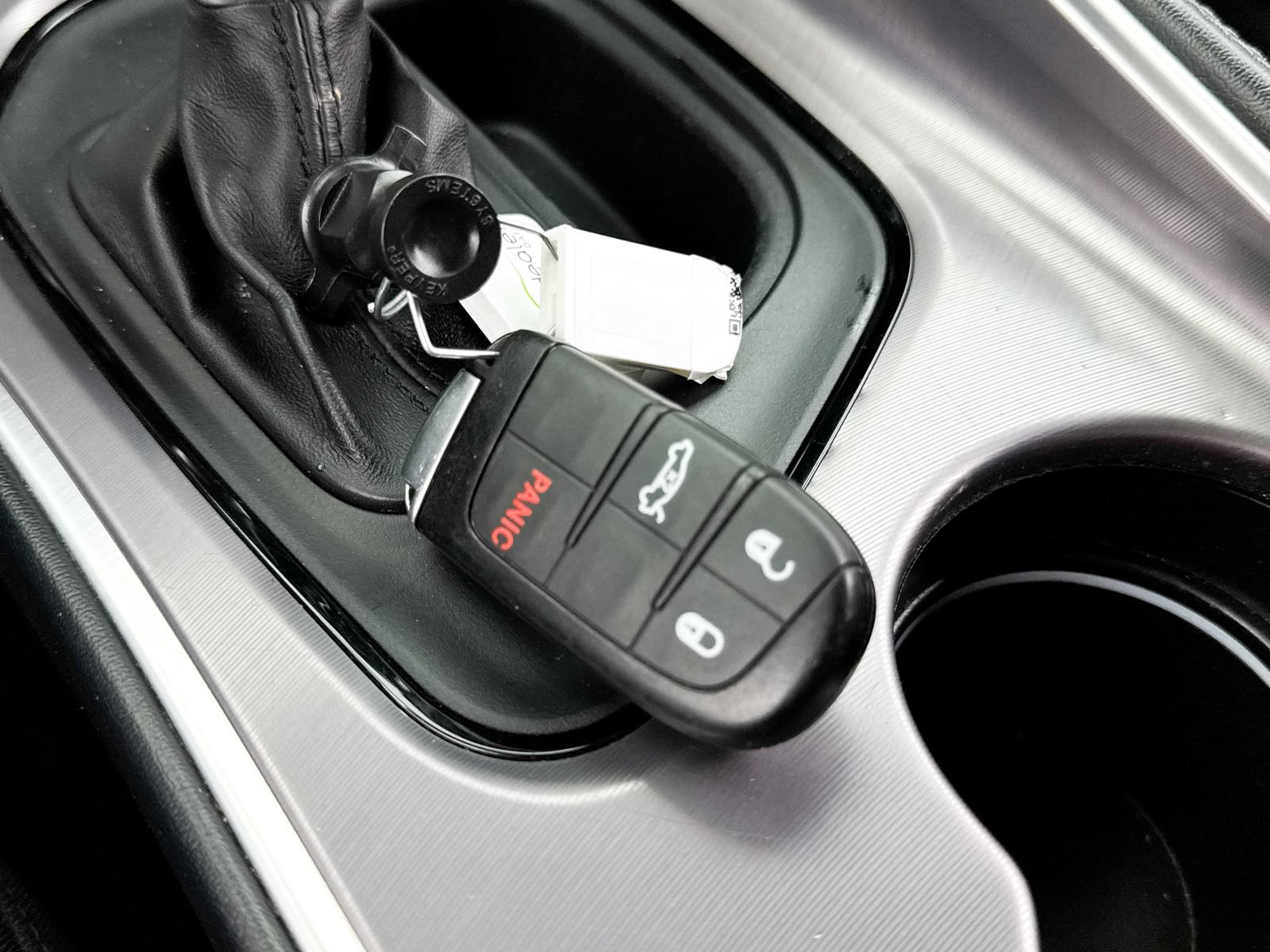 Used 2022 Dodge Challenger SXT RWD image 33