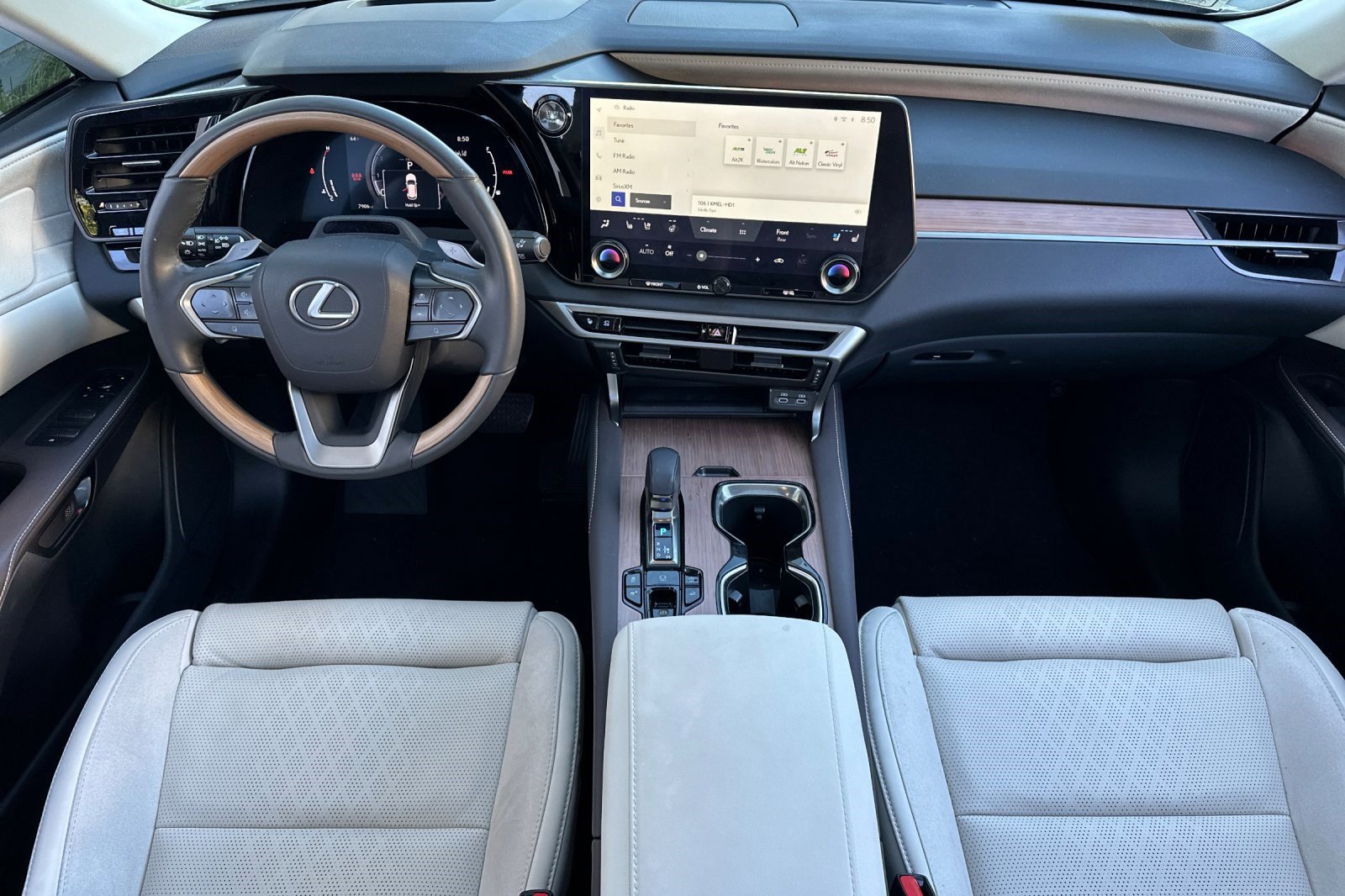 Certified 2024 Lexus RX 350 w/ Luxury Package image 16
