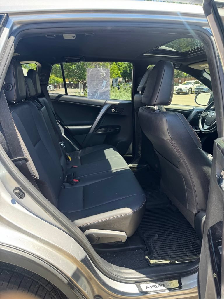 Used 2018 Toyota RAV4 SE w/ Power Extra Value Package AWD/4WD image 14