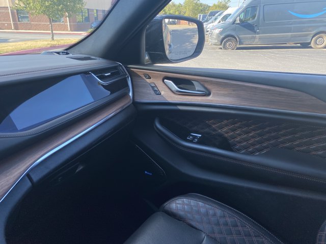 Used 2023 Jeep Grand Cherokee Summit w/ Advanced Protech Group IV AWD/4WD image 24
