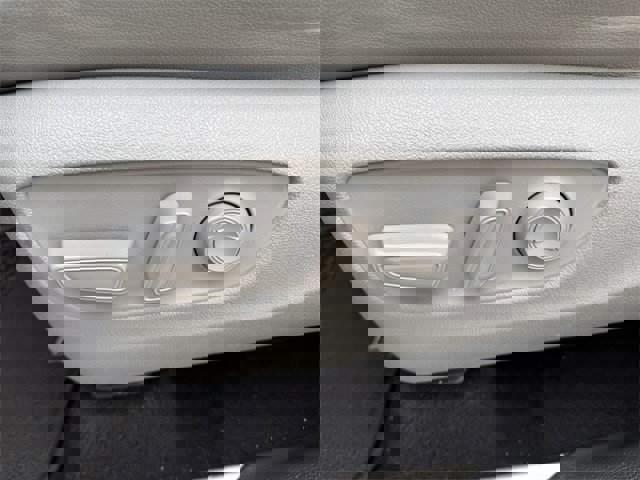 Used 2020 Toyota Highlander XLE image 27