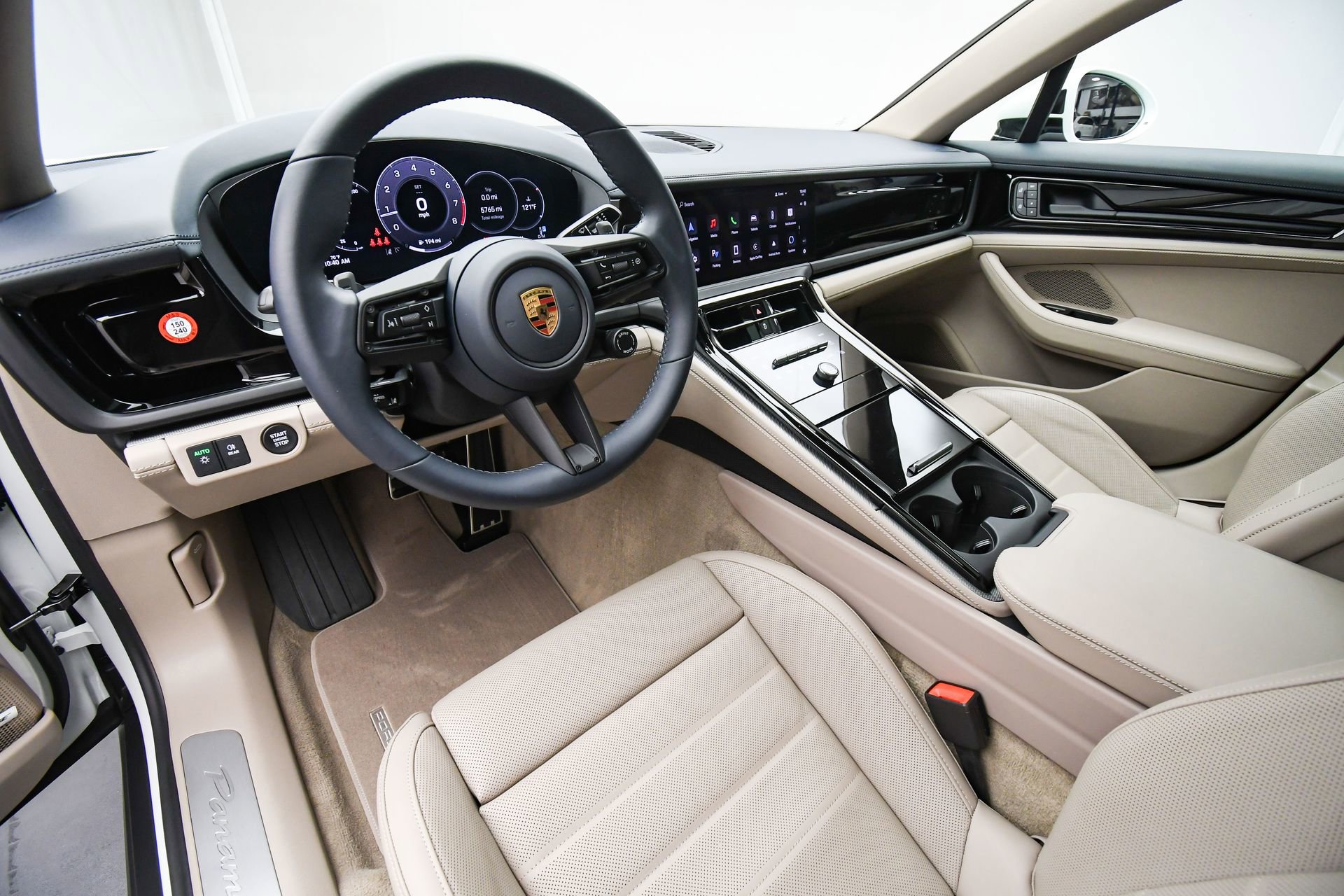 Used 2025 Porsche Panamera 4 image 12