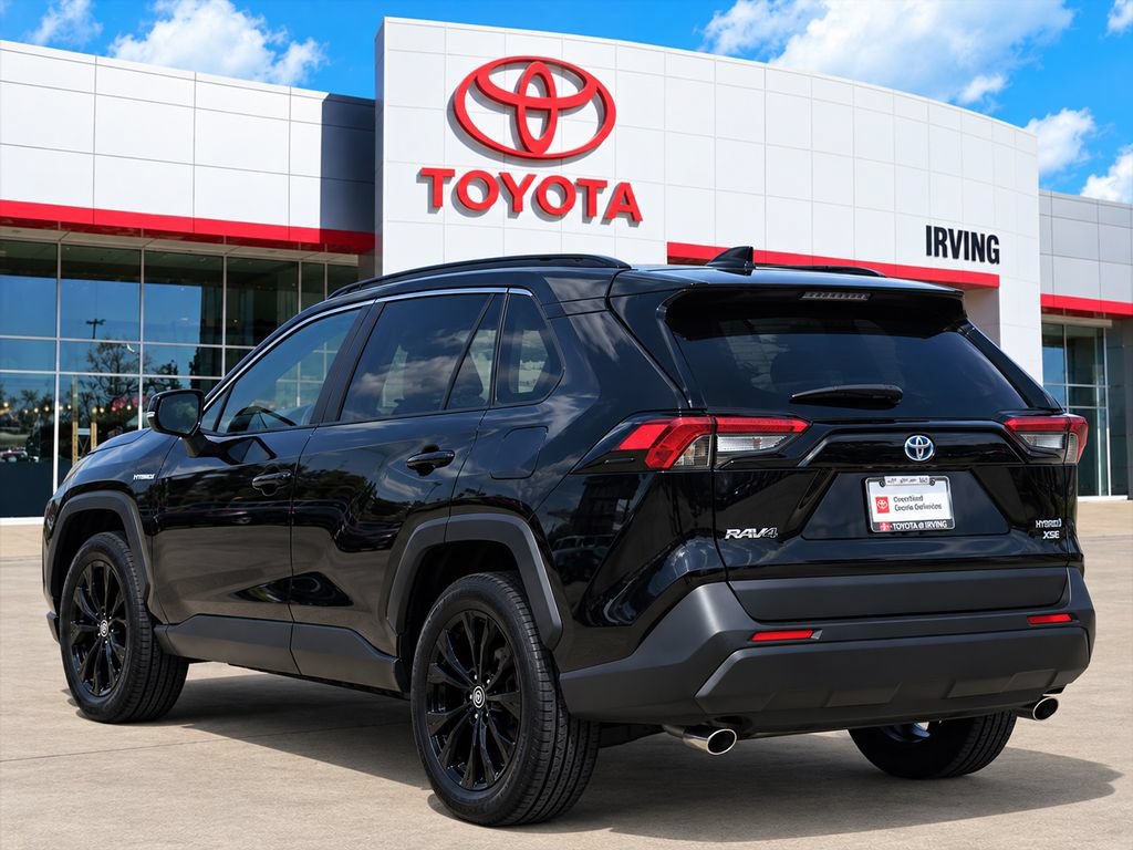 Used 2024 Toyota RAV4 XSE AWD/4WD image 2