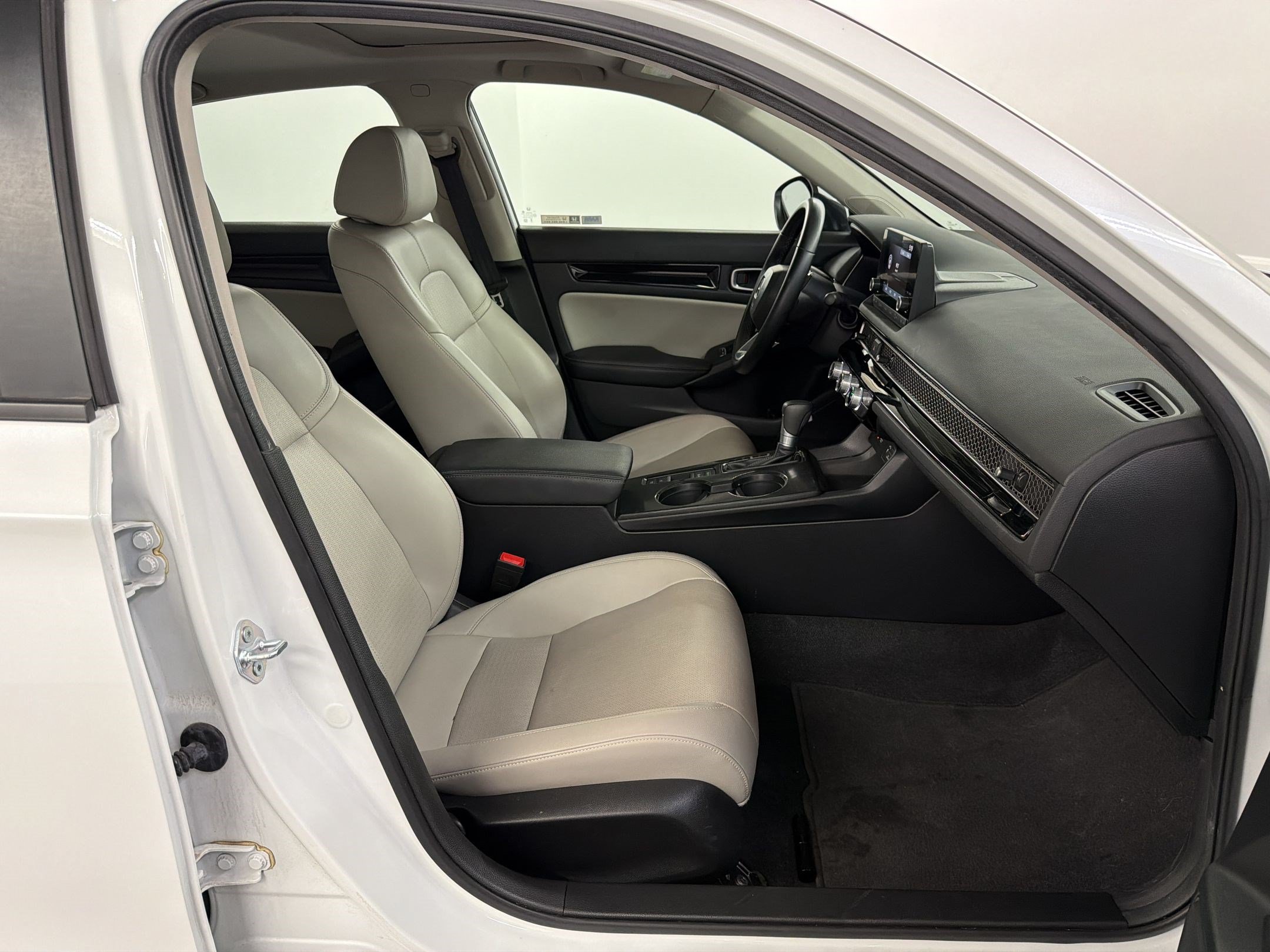Certified 2024 Honda Civic EX-L image 30