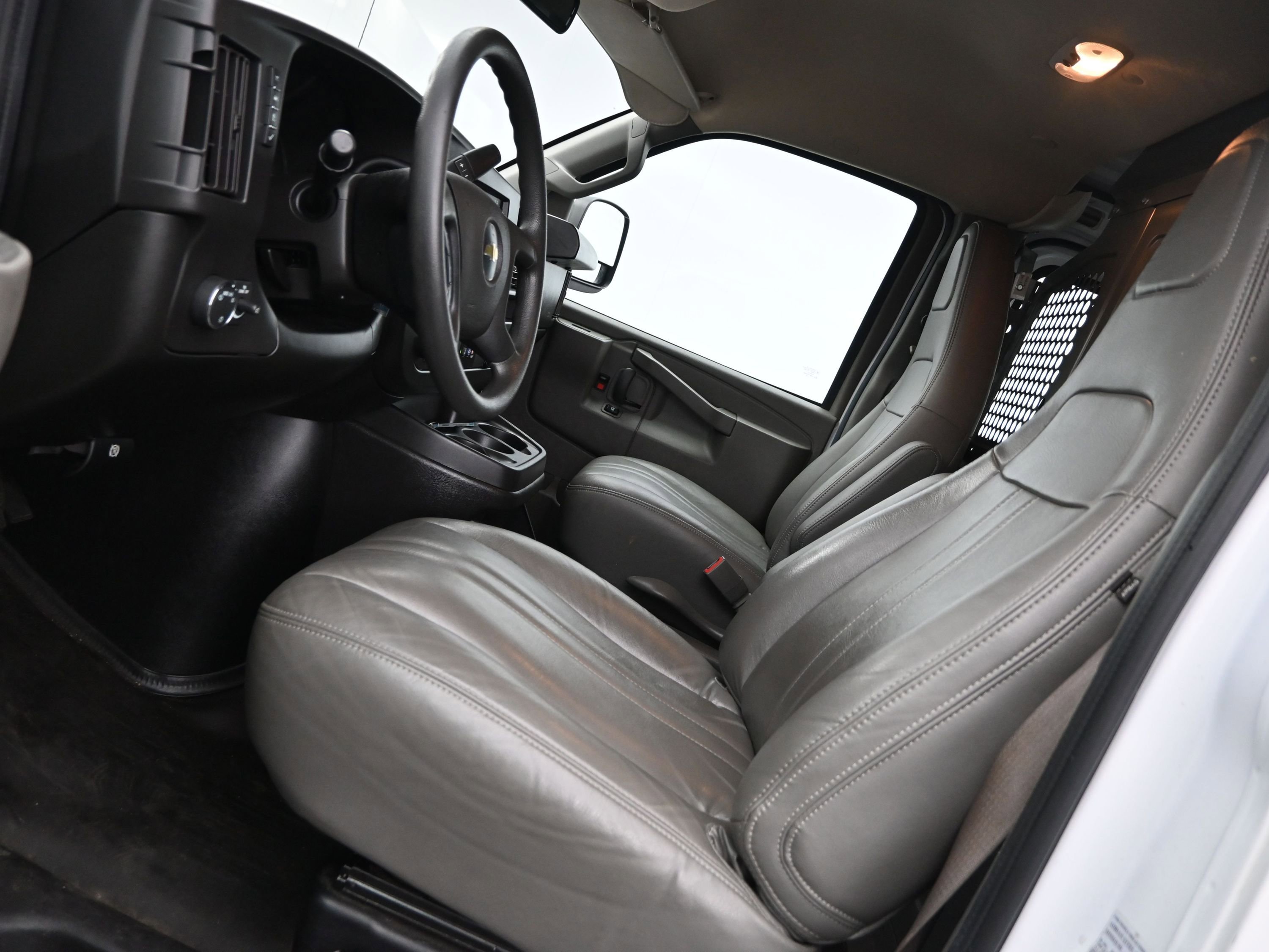 Used 2022 Chevrolet Express 2500 w/ Driver Convenience Package image 10