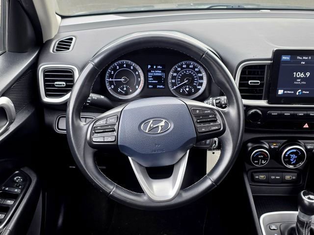 Used 2022 Hyundai Venue SEL FWD image 12