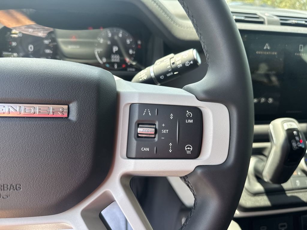 Used 2024 Land Rover Defender 130 S image 25