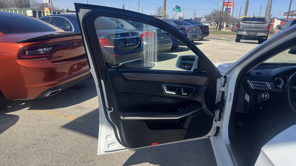 Used 2014 Mercedes-Benz E 350 4MATIC Sedan image 13