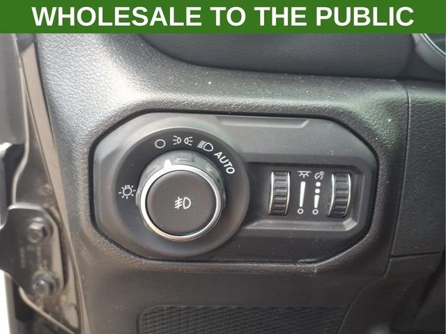 Used 2019 Jeep Wrangler Unlimited Sahara AWD/4WD image 31
