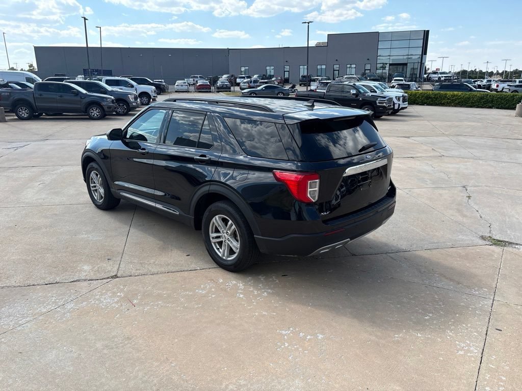 Used 2024 Ford Explorer XLT w/ Equipment Group 202A AWD/4WD image 6