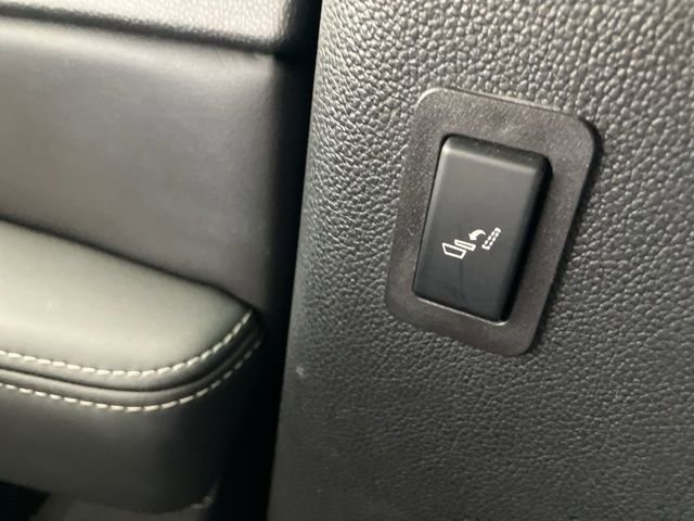 Used 2020 GMC Yukon XL Denali w/ Open Road Package image 39