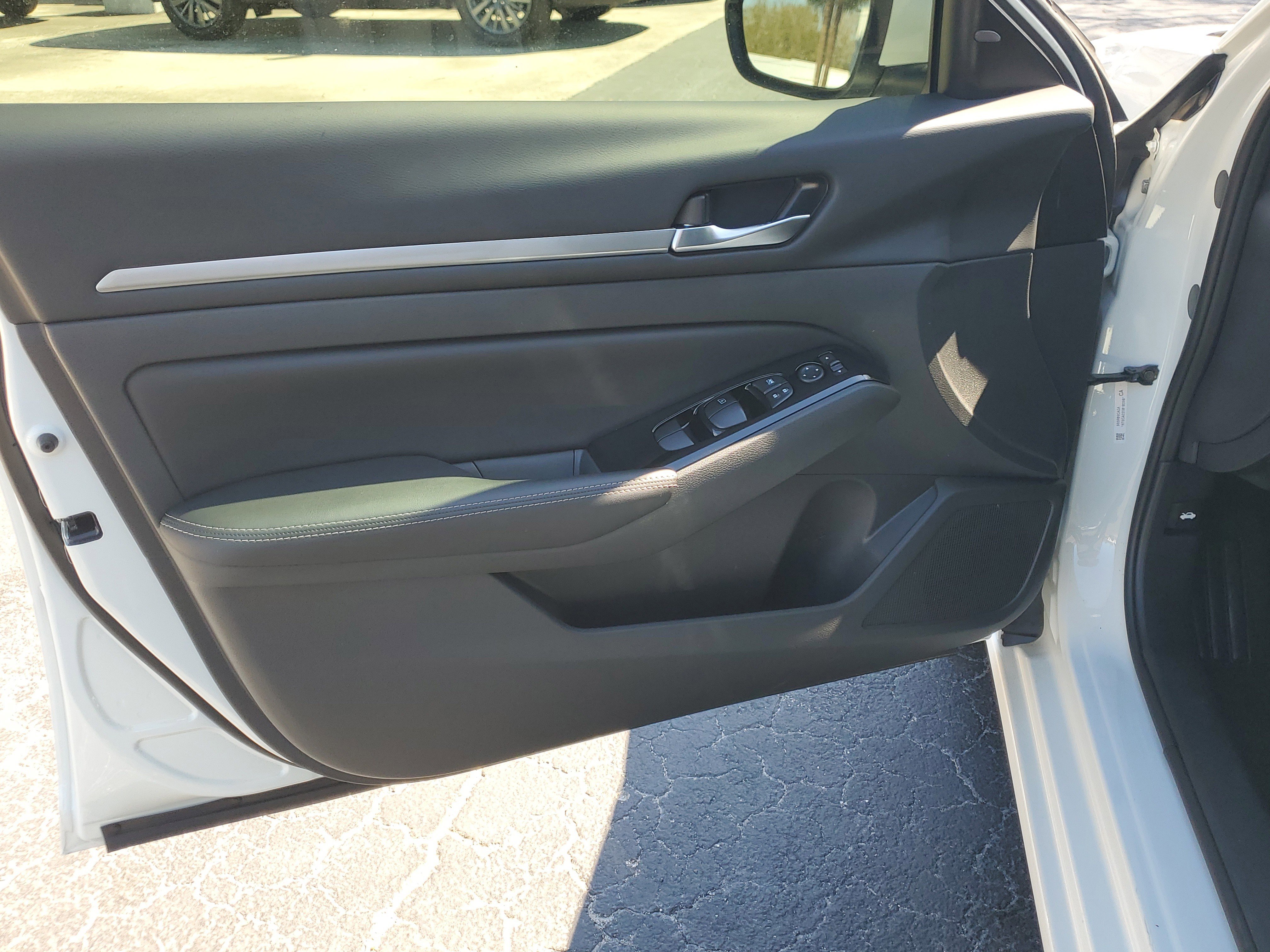 Certified 2023 Nissan Altima 2.5 SV image 17