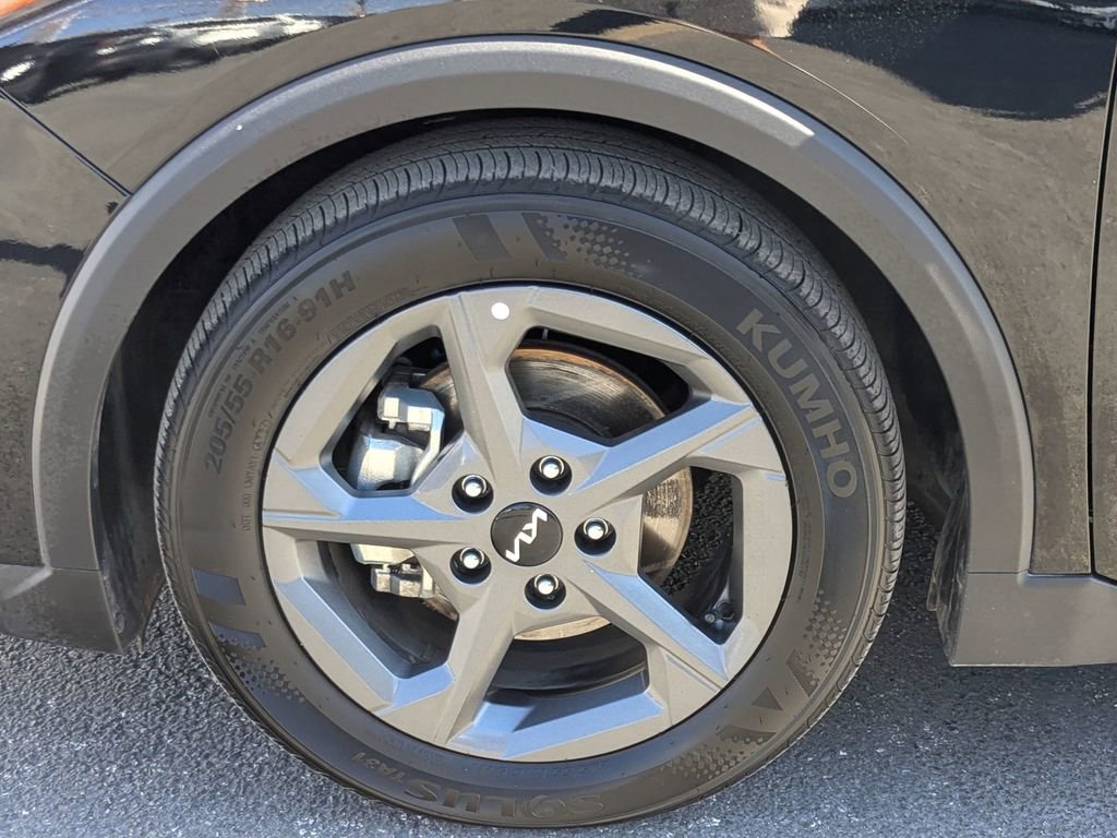 Used 2025 Kia K4 LXS image 29