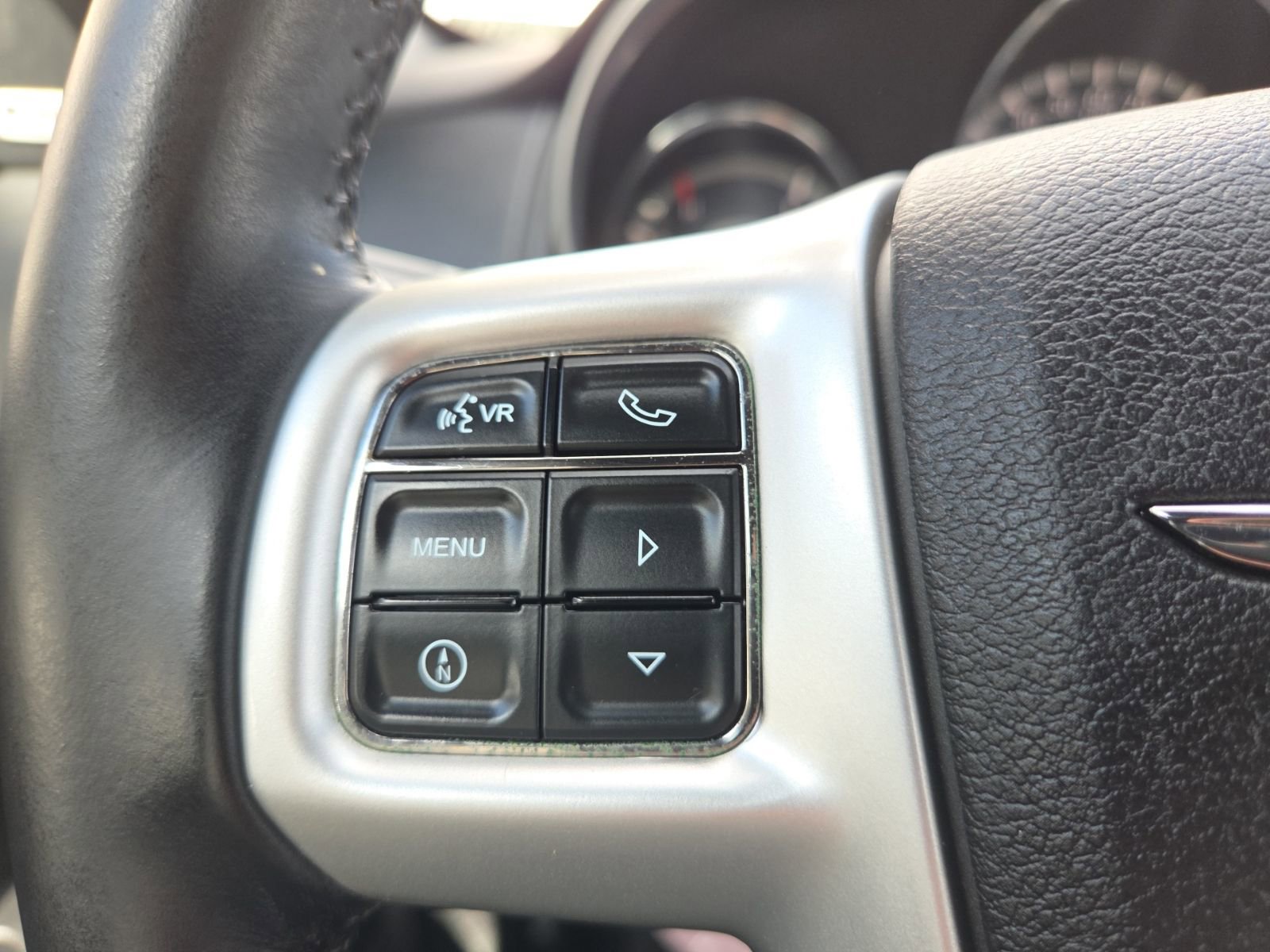 Used 2013 Chrysler 200 Limited image 26