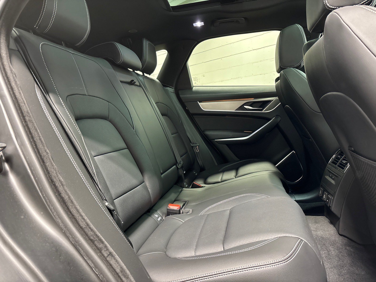 New 2026 Jaguar F-PACE R-Dynamic S AWD/4WD image 39
