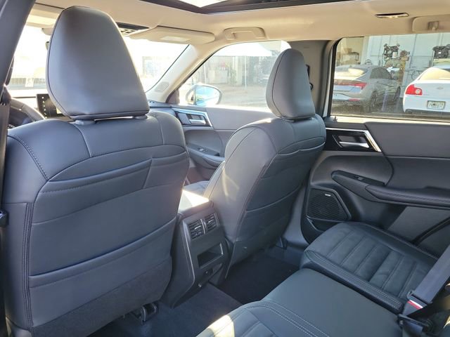 New 2026 Mitsubishi Outlander AWD image 15