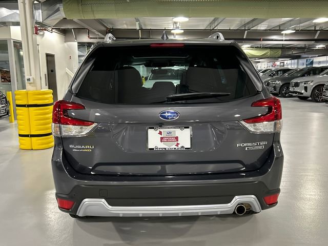 Used 2023 Subaru Forester Touring image 3