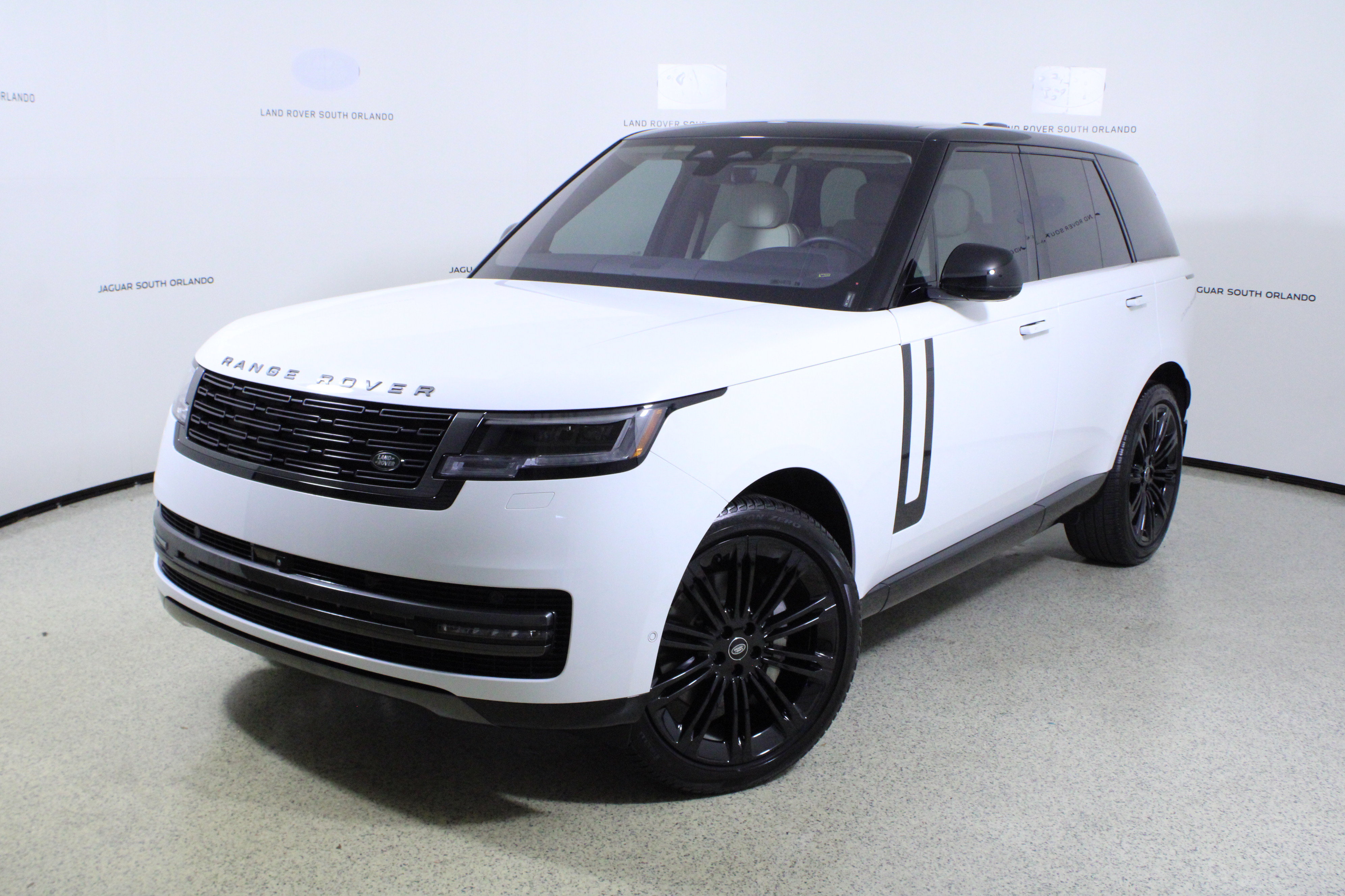 Used 2023 Land Rover Range Rover SE